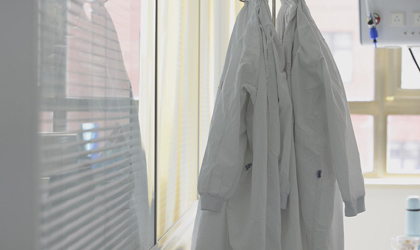 �o����������ͥ������t(y��)������������P�����L�걱�t(y��)��Ժ�����Ƹ��������t(y��)Ժ��Ⱦ������������?q��)��������״�ӡ�����Ӱ��������þÓ]֮��ȥ�������t(y��)��������ÿ��æ�ڲ鷿�����t(y��)�ڡ������v��Ѳҕ���ˣ��Еr�����Ϗ��s�����gҪ��10����С�r��һվ����һ�졣�ܶ��r�����������ܰ��r��������r�°࣬�����úͼ�����۵ĕr�g�����o���ߵĽ��������L�^��������?q��)���ӛ�߱��_��������ͥ����ă�(n��i)�θУ�������һ��ĸ�H�����ӡ�Ů�����Ҍ����Ǻܲ��Q������ĺܶ����鶼���������ˎ�æ�����ӬF(xi��n)����С�W���꼉����鹤��̫æ�����ļ��L����һ�ζ��]��ȥ�^�����f���@Щ����?q��)�����Ȧ��Щ���t���_�������صĹ������͉�����׌�t(y��)��������ͥ�������g�����y���F(xi��n)��ͥ�c�I(y��)��ƽ�⡣[Ԕ��]