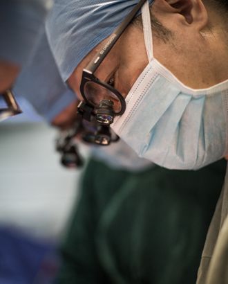 �״�ӿڴ���ġ��ؼ�����۴��_һ��С���ӣ�������һ���������H�ֹ����Ĺڠ���}������ĸ��N��̖��(bi��o)ӛ��������׃λ������(y��n)�س̶ȣ�̎���������������ߵ���r������ͬ���е���Ѫ�ܪMխ���е���Ѫ���ѽ�(j��ng)�]������ô��(y��ng)ԓ��׸�������������Ă��ȴ��Ă������ȫ��ӛ�����ˣ������ṩ����(zh��n)�Ă��w���ί�����ÿ�_���g(sh��)ǰ�����߀�����ͳ�С����(f��)��(x��)һ�黼�ߵĲ�׃��r�����̶ȵش_�����g(sh��)�ɹ���С����߀���t(y��)���P(gu��n)ϵ�аl(f��)�]���á��������������ϵĈD�����߽�ጲ��������������������������⡣�����f�����t(y��)���P(gu��n)ϵ���ڜ�ͨ��ֻҪ���ҌٰѲ����v͸�����@�������������������@����ÿ�ν��\һλ���߾ͮ�һ���D��27���һ������13000�����ڠ���}��������������K���g(sh��)��ӛ�Ҳ����������21���Pӛ���������а��˸���[Ԕ��(x��)]