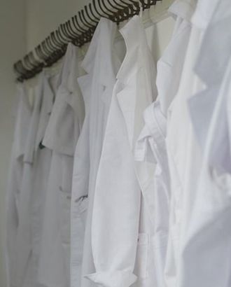 ��Щ��·���L(f��ng)�ġ����ܡ����������t(y��)Ժ���L���@һ�죬���s��������Ȼ���������r�r��С�겢�]�ܓ�ס���t(y��)���е���Ⱥ�����ϰ��c���T�\��d�����єD�M��ꠒ�̖����Ⱥ�������Ļ�ϵĳ��\��Ϣ�@ʾ����(d��ng)��ܶ�����̖�ѽ�(j��ng)��M���P(gu��n)�I�~��æµ�˕r���t(y��)Ժ������늽�����Ҳ���M���t(y��)���������ǁ텢�ӡ��������K������ �����t(y��)Ժ���g(sh��)������Ӗ(x��n)��ڶ��ڡ��������Ĥ���}���ČW(xu��)�T�������ڽo�W(xu��)�T���M(j��n)���v��ľ����҂����еĲ��L���󡪡��������v��Y(ji��)�����ش���W(xu��)�T���ᆖ�����ܲ��ĴҴ������v�_��ֱ�����g(sh��)�Ҝ�(zh��n)���M(j��n)�����g(sh��)��ʾ�����s�����g(sh��)��·�ϣ�����һλ�t(y��)��(w��)�ˆT�r������Ҫ�󌏺����еĲ��ϲ��������@Ҳ���乤����һ�����������߀������һ�����ݡ�������Ժ�L�����������g(sh��)����������v�n��ͬ�r߀Ҫ�Г�(d��n)��������������[Ԕ��(x��)]