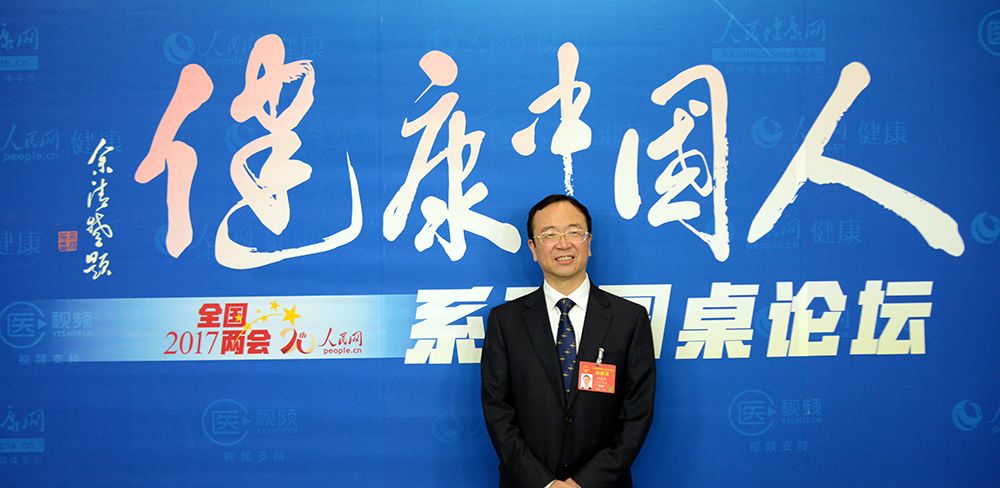 全國人大代表、中國醫(yī)藥物資協(xié)會副會長、亞寶藥業(yè)集團有限公司董事長任武賢