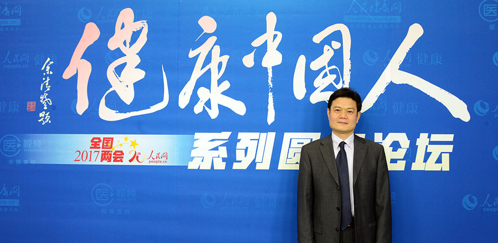 北京協(xié)和醫(yī)院主任醫(yī)師,中國研究型醫(yī)院學(xué)會糖尿病學(xué)專業(yè)委員會主任委員肖新華