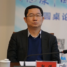 ���܊���t(y��)Ժ��һ�t(y��)�W(xu��)����Ѫ����ƿ������������ڹ�����ϯՓ����