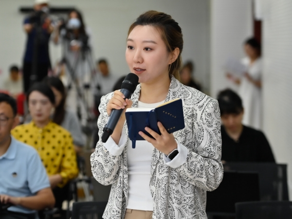 人民網(wǎng)記者提問。國家衛(wèi)生健康委供圖