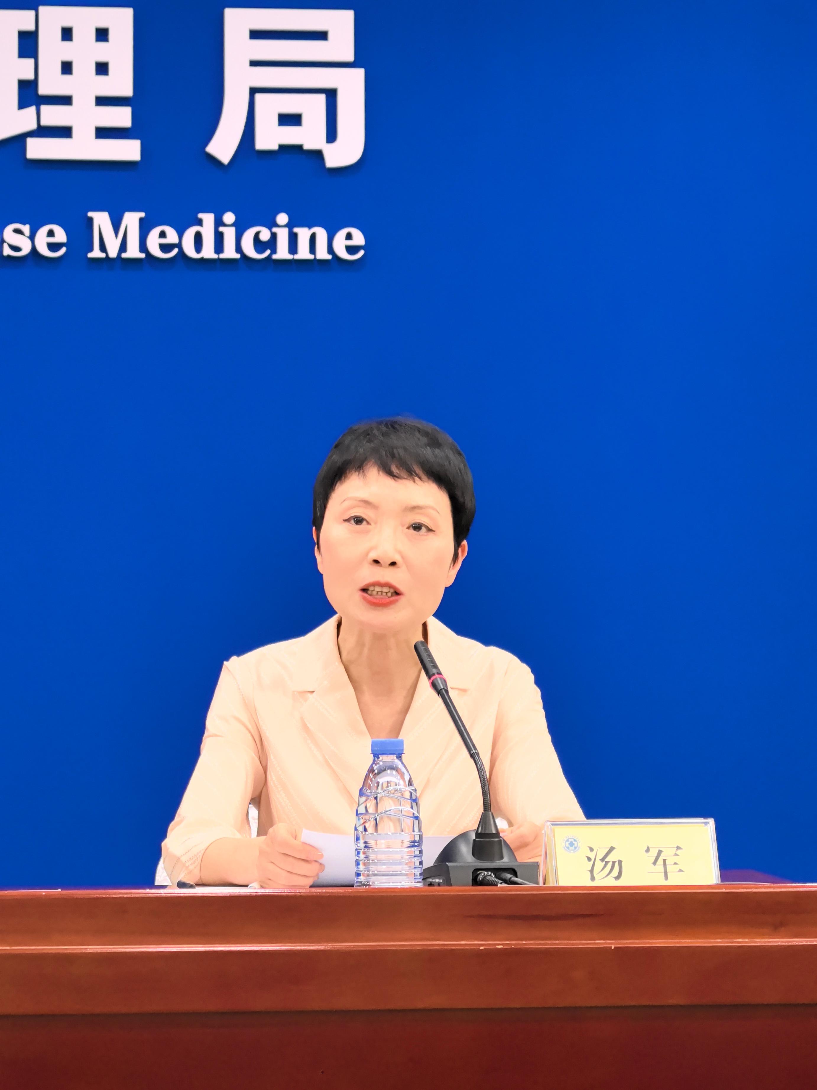 浙江省中醫(yī)院主任醫(yī)師湯軍。人民網(wǎng)記者 蔣波攝