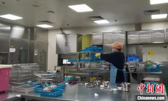 醫(yī)院“后廚人”:雙眼掃描歸納器械大腦檢索定位藥品